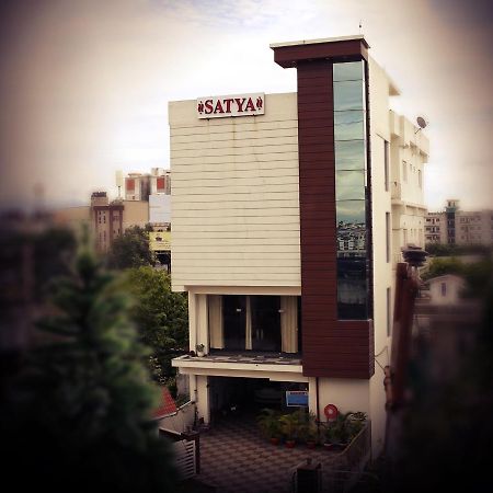 Hotel Satya Dehradun Exterior foto