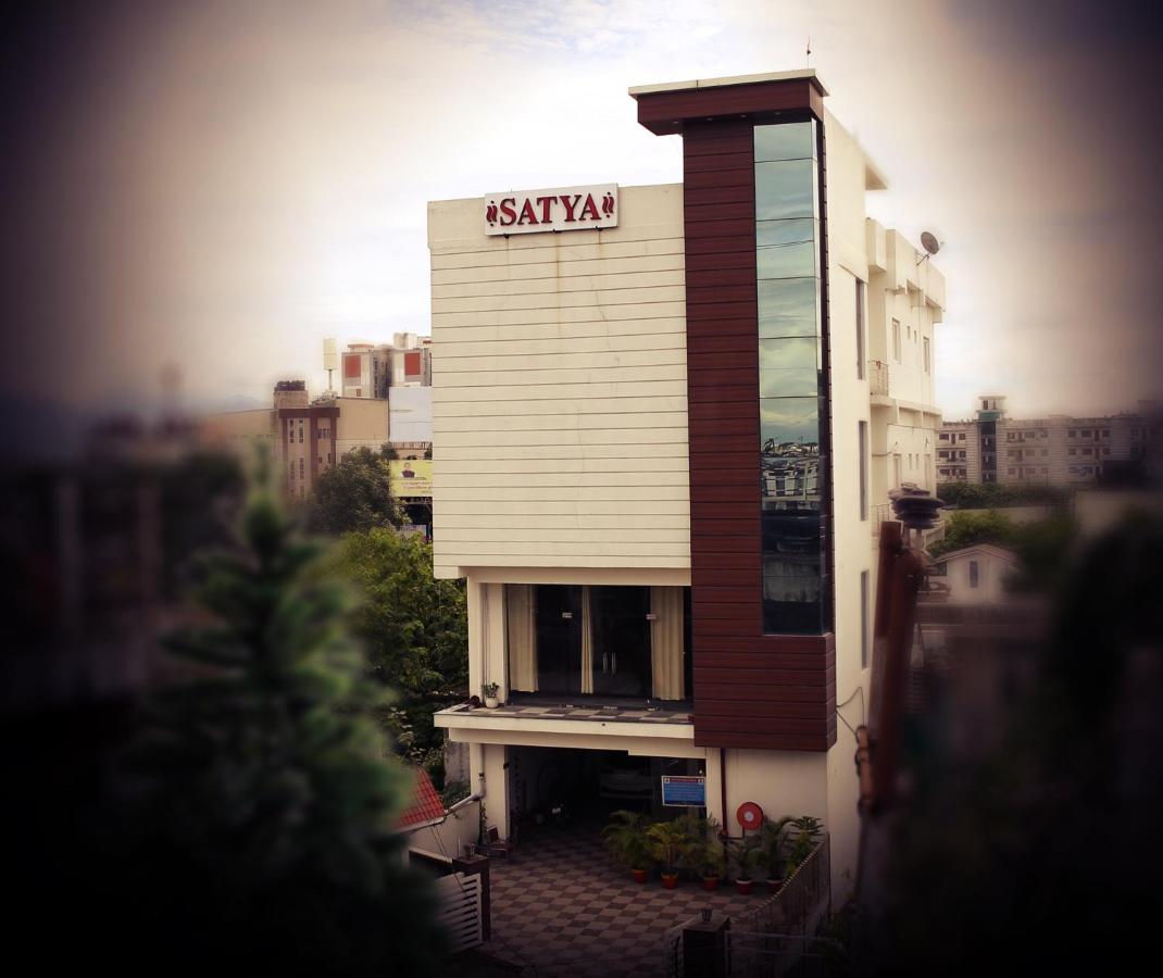 Hotel Satya Dehradun Exterior foto